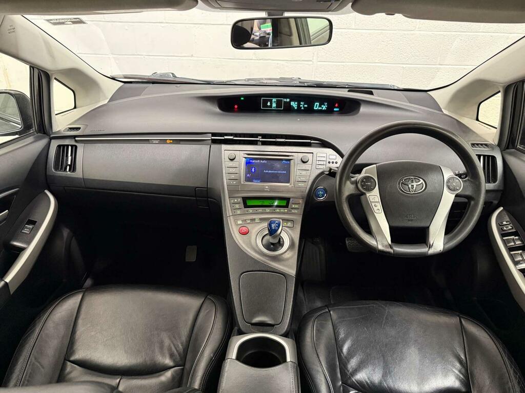 Toyota Prius T3 Black #2