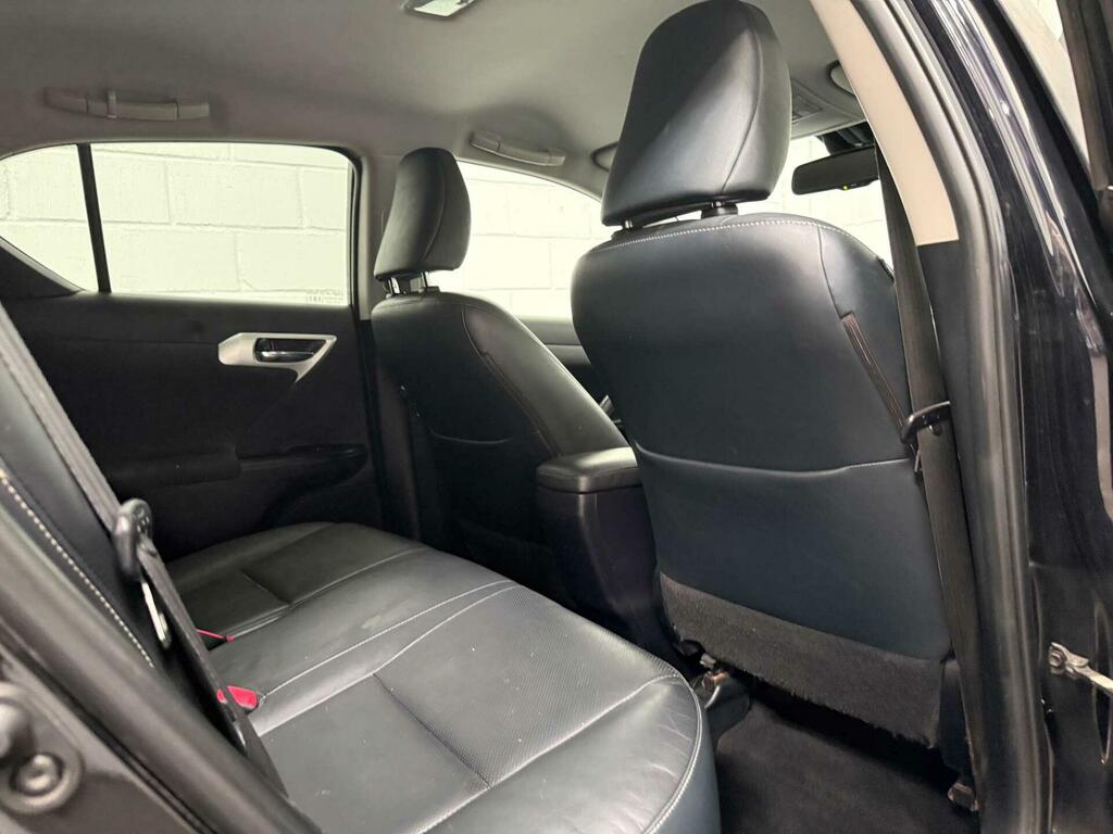 Lexus CT 200H 1.8 Se-l Premier Cvt Blue #32