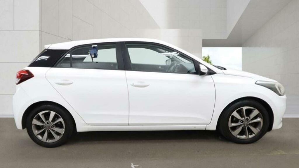 Hyundai I20 Se White #6