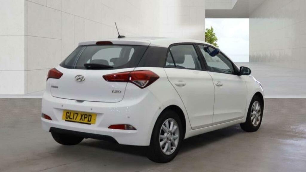 Hyundai I20 Se White #3