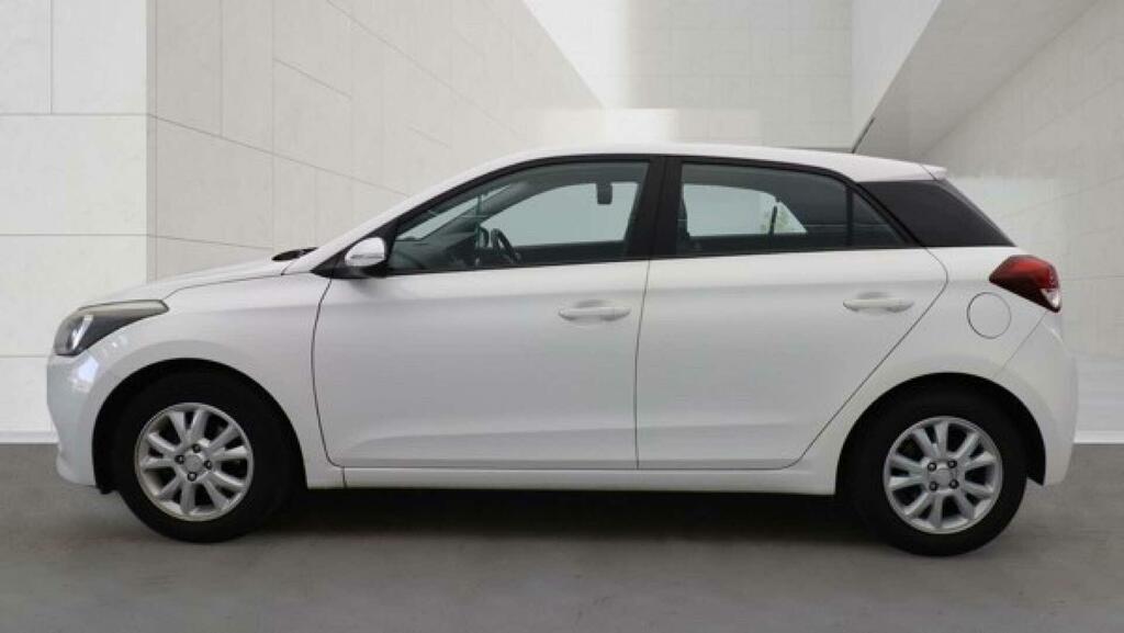 Hyundai I20 Se White #5