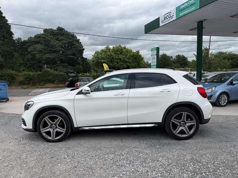 Mercedes-Benz GLA Class Gla 200 Amg Line White #2