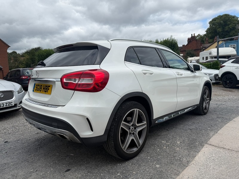Mercedes-Benz GLA Class Gla 200 Amg Line White #5