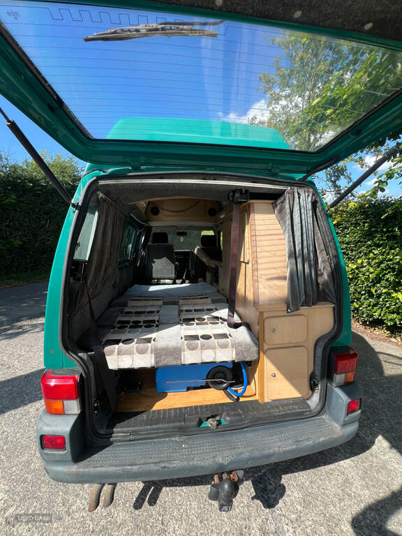Volkswagen Transporter Estate Green #4
