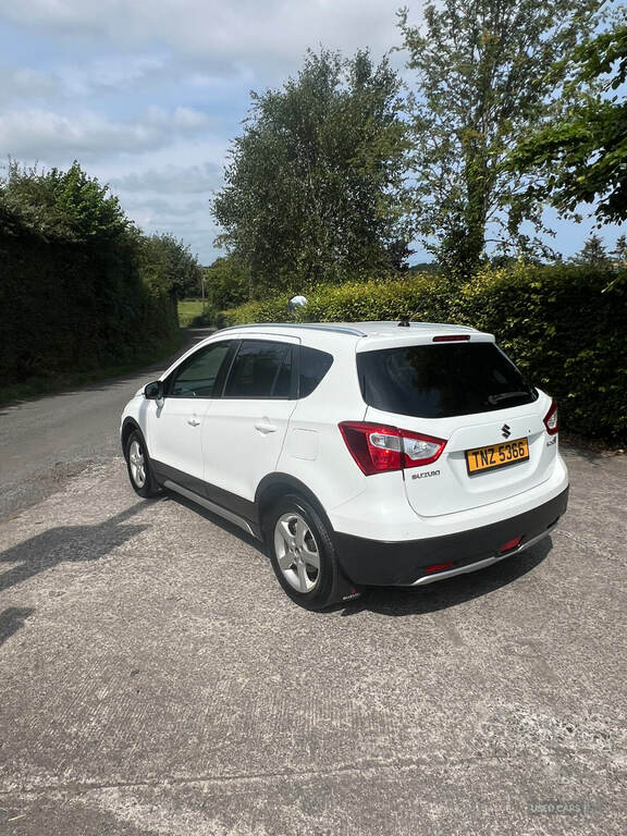 Suzuki SX4 S Cross 1.6 Ddis Sz4 White #3
