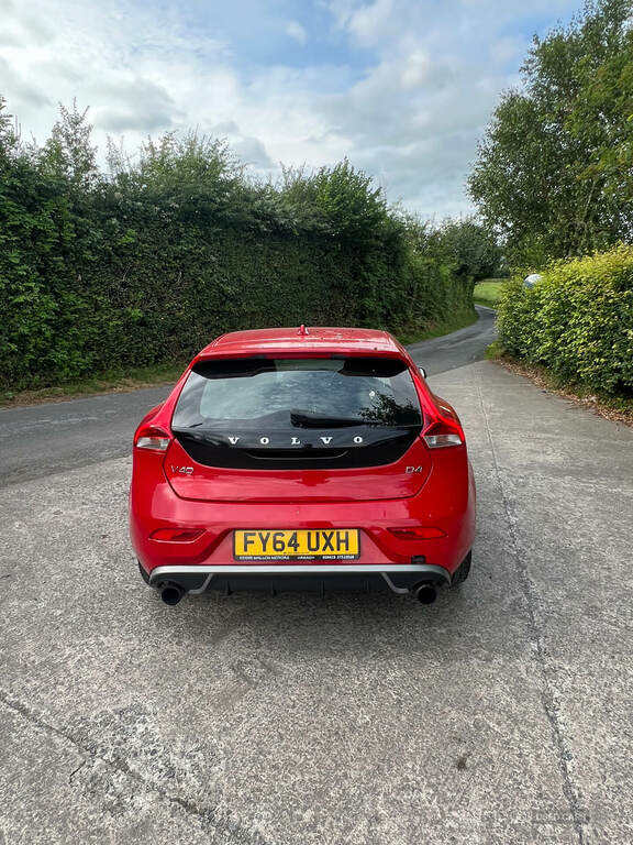 Volvo V40 D4 190 R Design Nav Red #4
