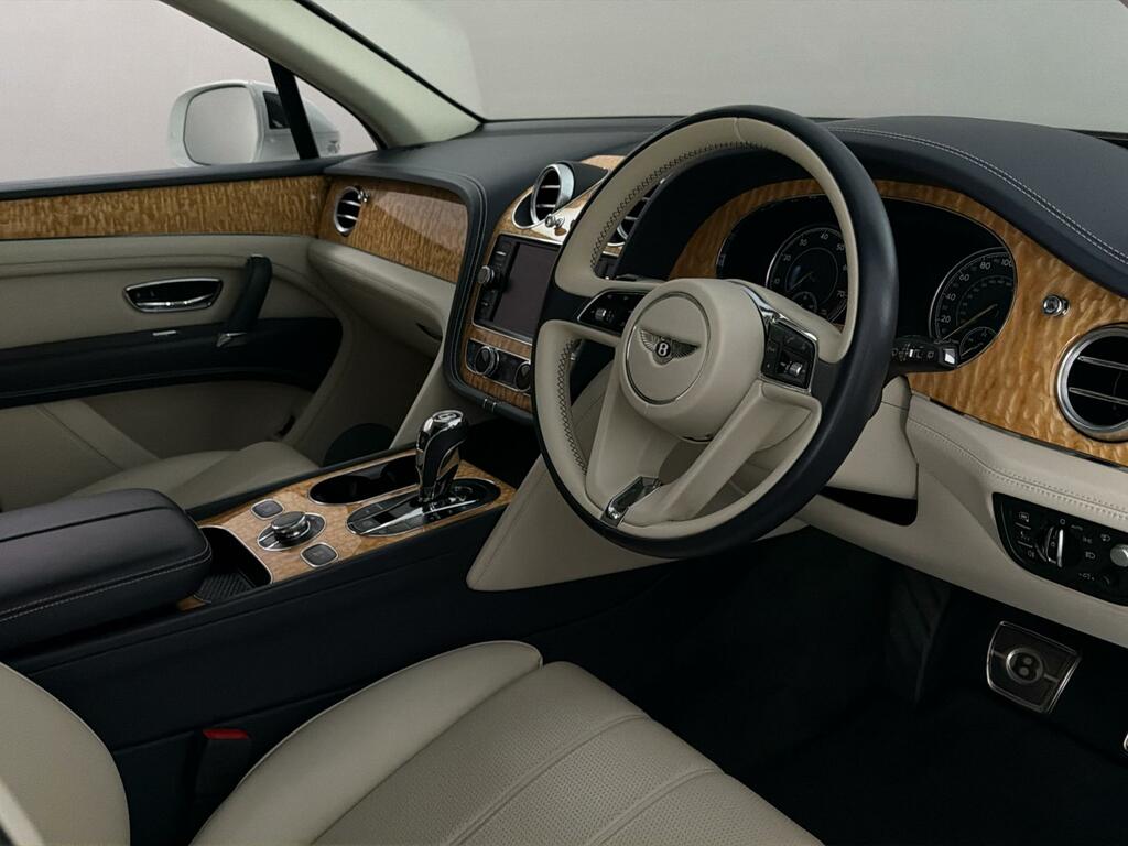 Bentley Bentayga 4.0T V8 550 Bhp 4Wd Vq White #4
