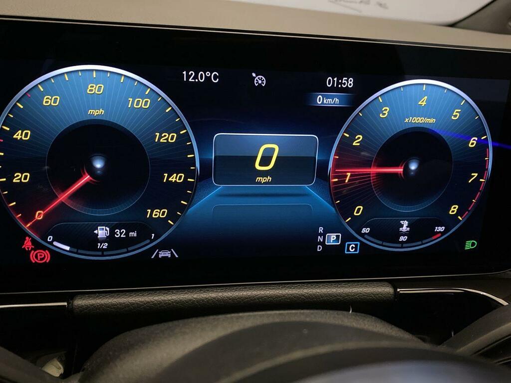 Mercedes-Benz GLA Class 180 1.3 Amg Line Premium Nq LN71KFR White #6
