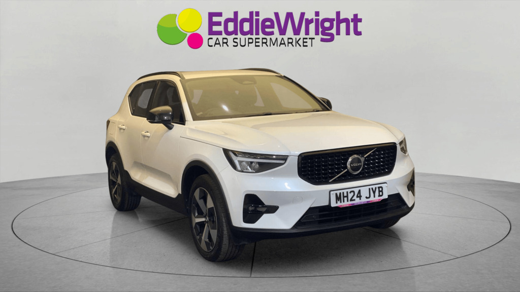 Volvo XC40 2.0 B3p Mhev Plus Dark Nq White