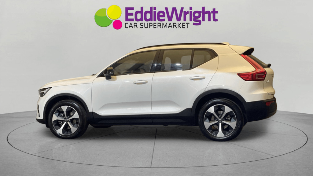 Volvo XC40 2.0 B3p Mhev Plus Dark Nq ML58MML White #3