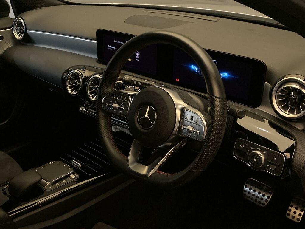 Mercedes-Benz A Class A180 1.3T Amg Line Night Edition Premium Plus 7G KP72YVB #4