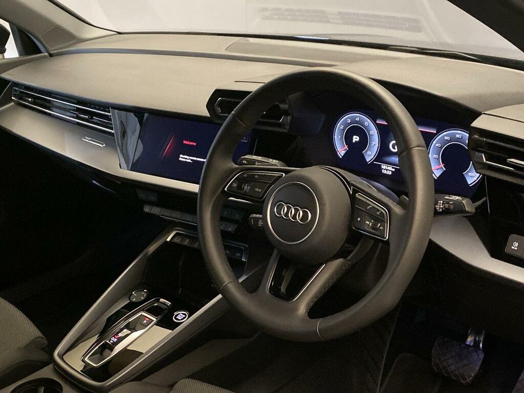 Audi A3 1.5 Tfsi 30 Sport S Tronic Nq MV25ODH #4