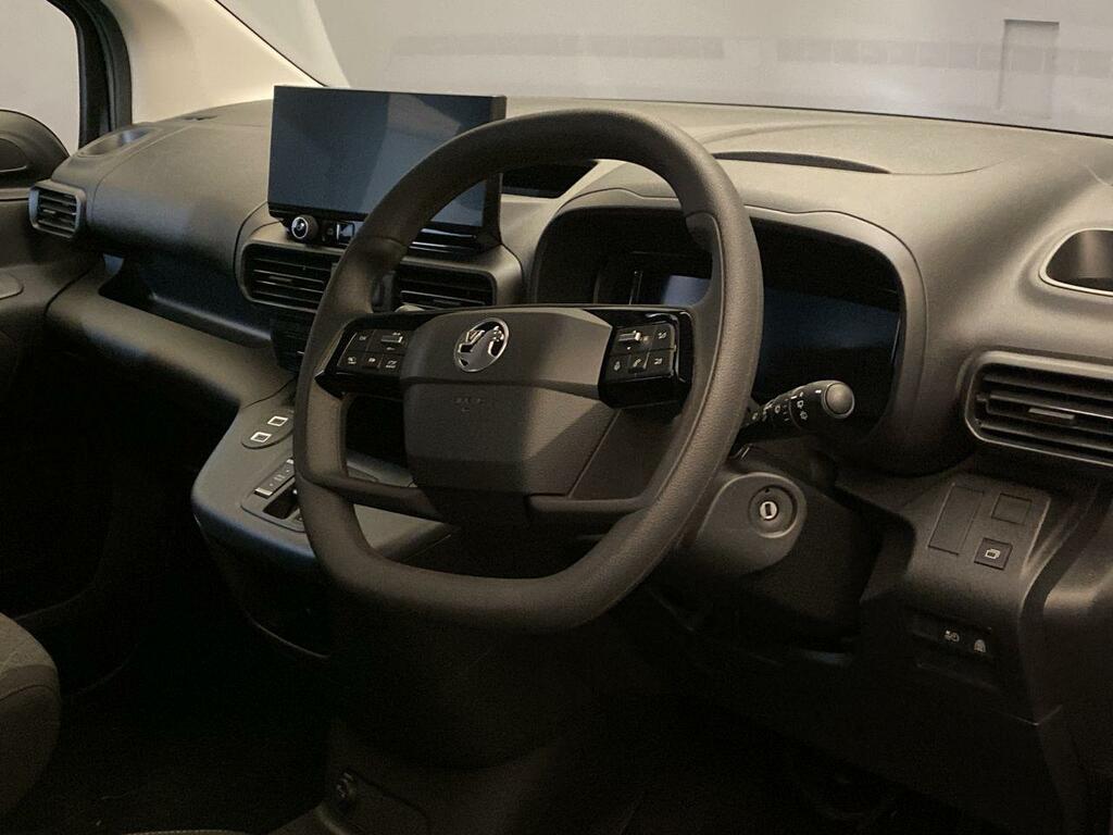 Vauxhall Combo-e Life 52Kwh 136Ps Design XL Nq DC75SZJ #4