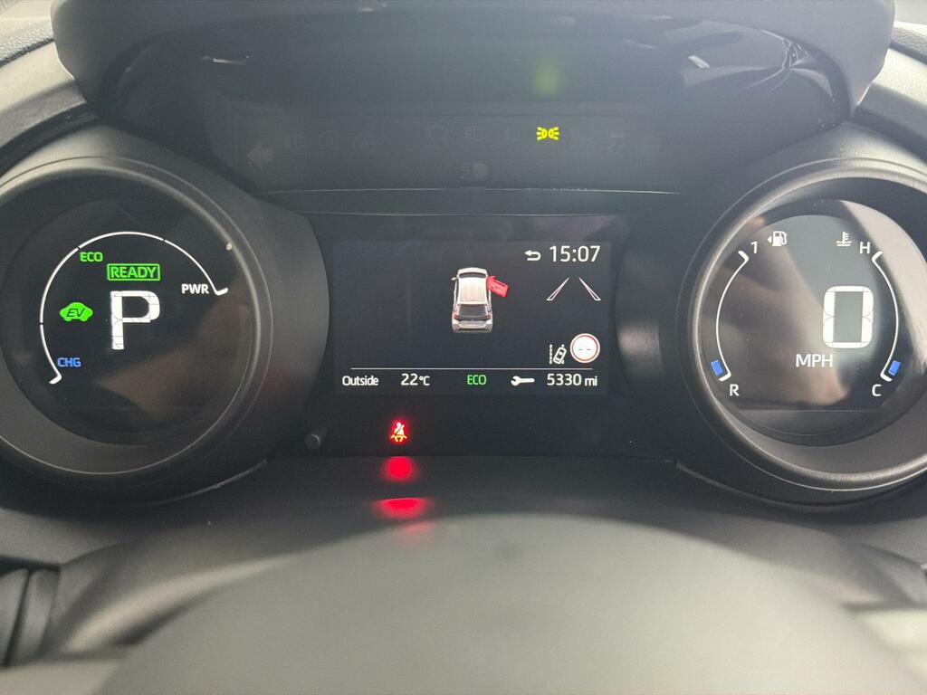 Toyota Yaris 1.5 Vvt-h 116 Bhp Design E-cvt Nq YJ73KJT #6