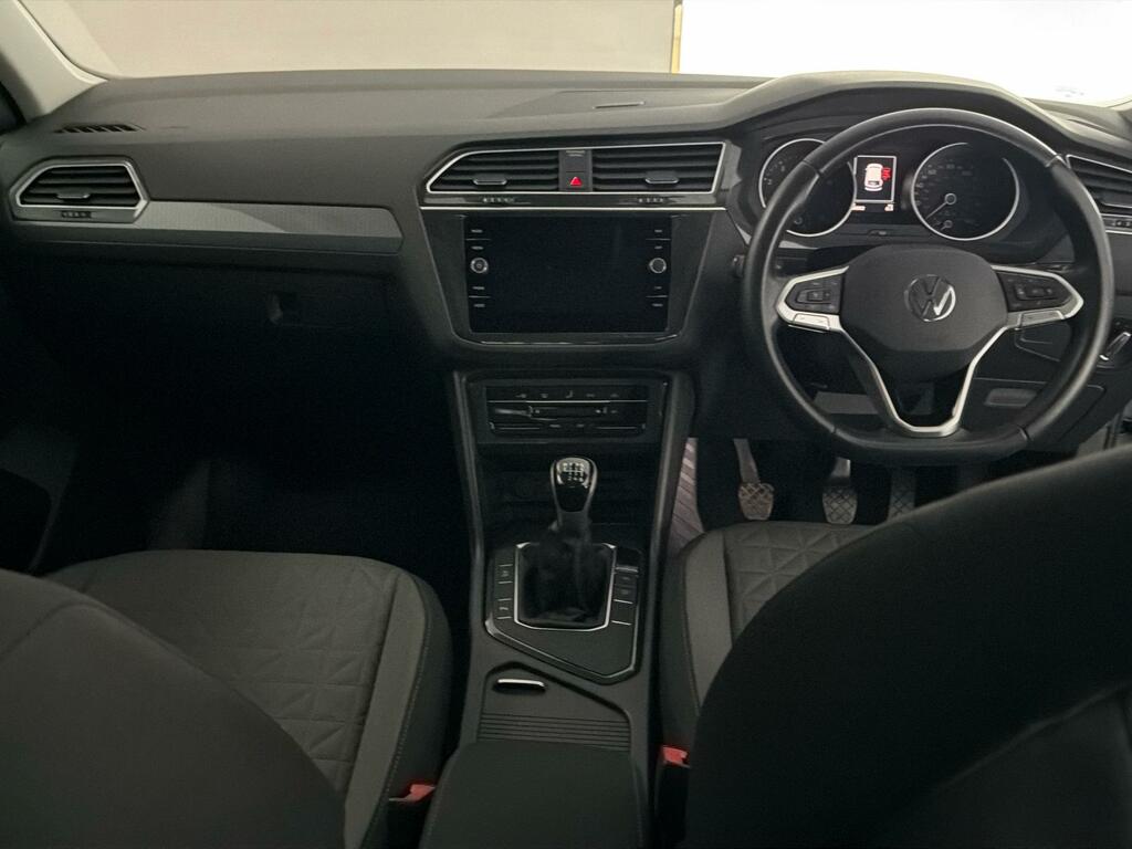Volkswagen Tiguan 1.5 Tsi 150 Bhp Life Nq BD21YNP #5