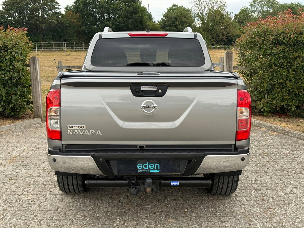 Nissan Navara 2.3 Dci Tekna Pickup Double Cab 4W Grey #4