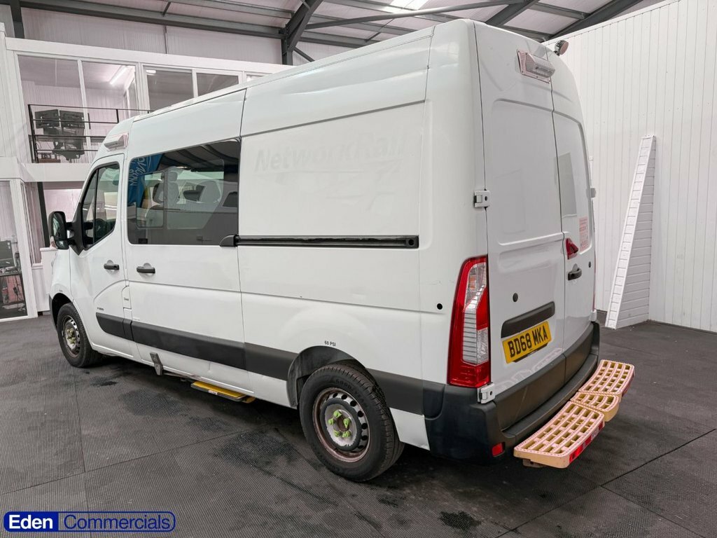 Vauxhall Movano Mpv BD68MKA White #5