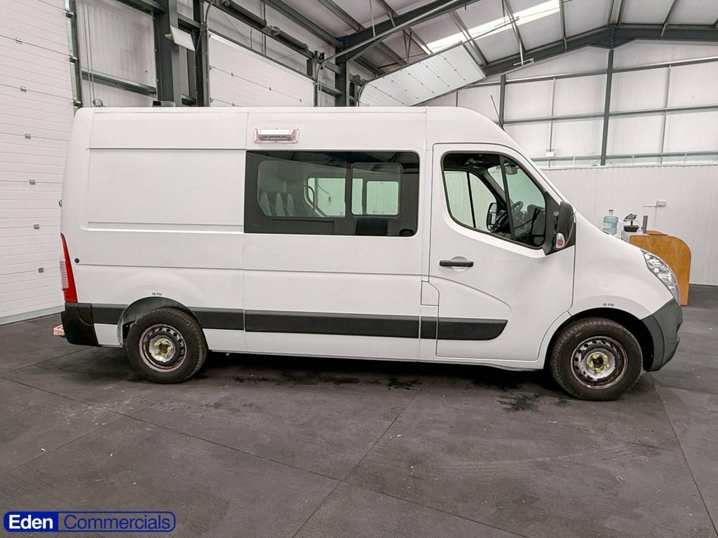 Vauxhall Movano Mpv BD68MKA White #2
