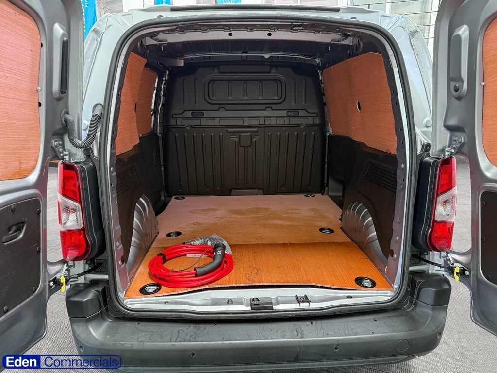 Vauxhall Combo-e Life Mpv DN24FUO Grey #4