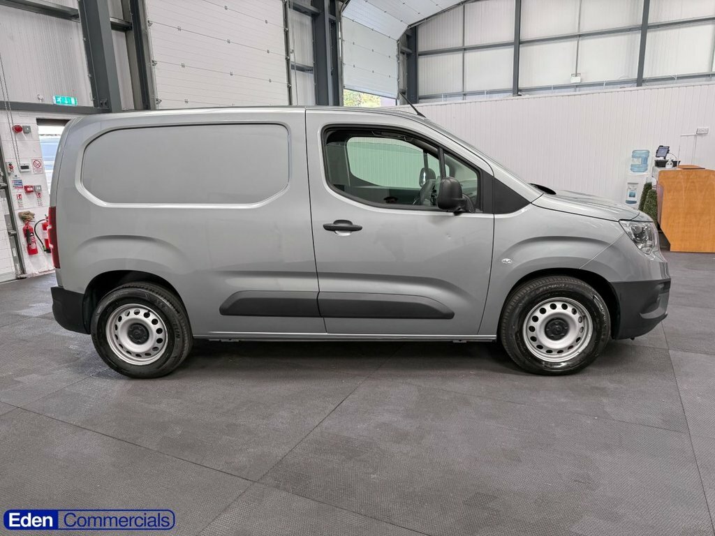 Vauxhall Combo-e Life Mpv DN24FUO Grey #2