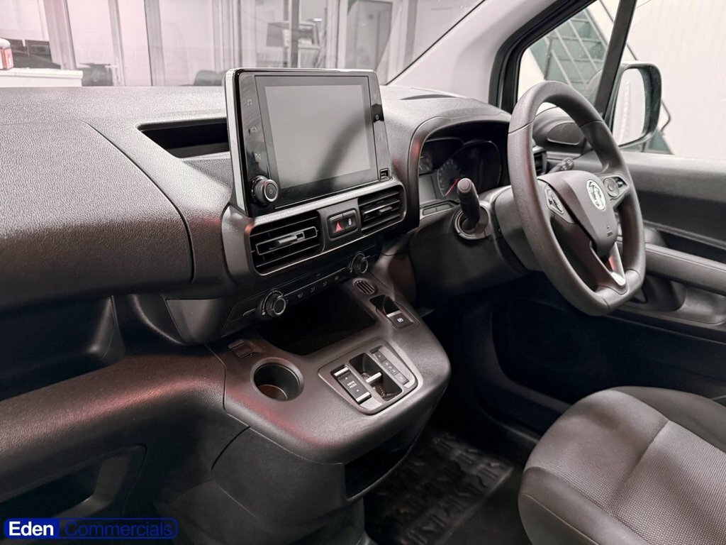 Vauxhall Combo-e Life Mpv DN24FUO Grey #3