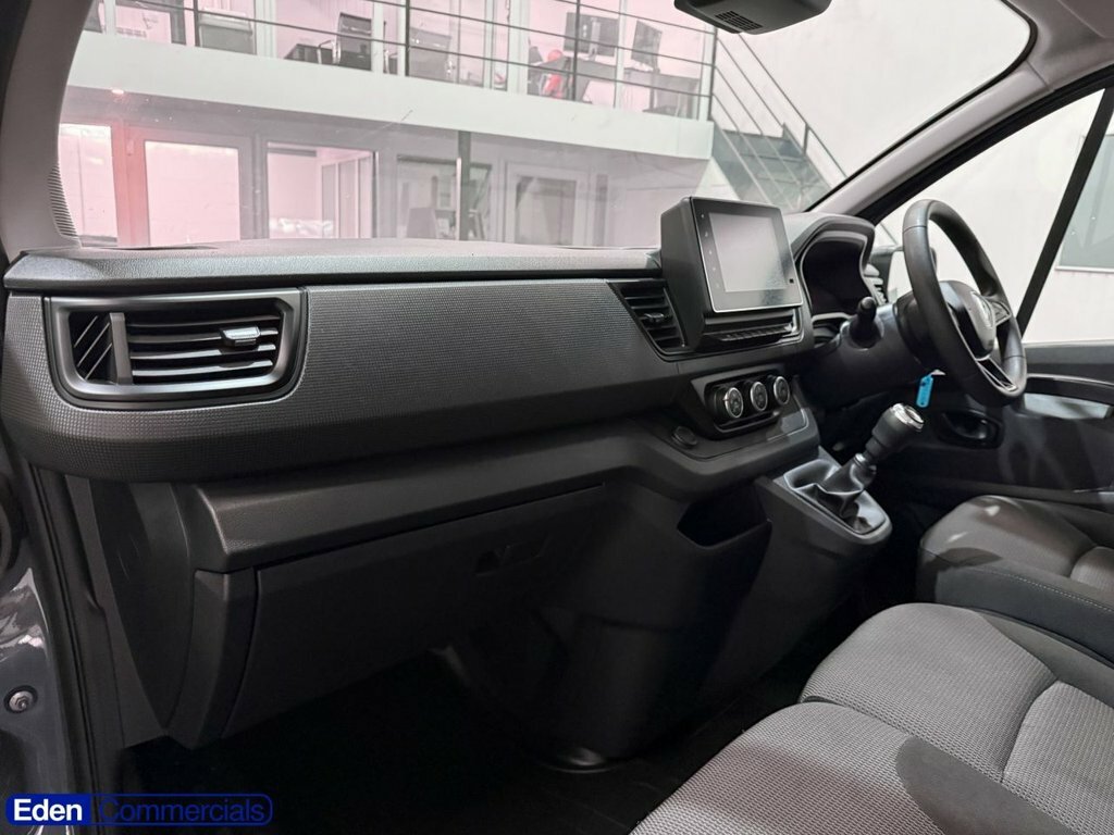 Renault Trafic 2L Advance VA23CFP Grey #2
