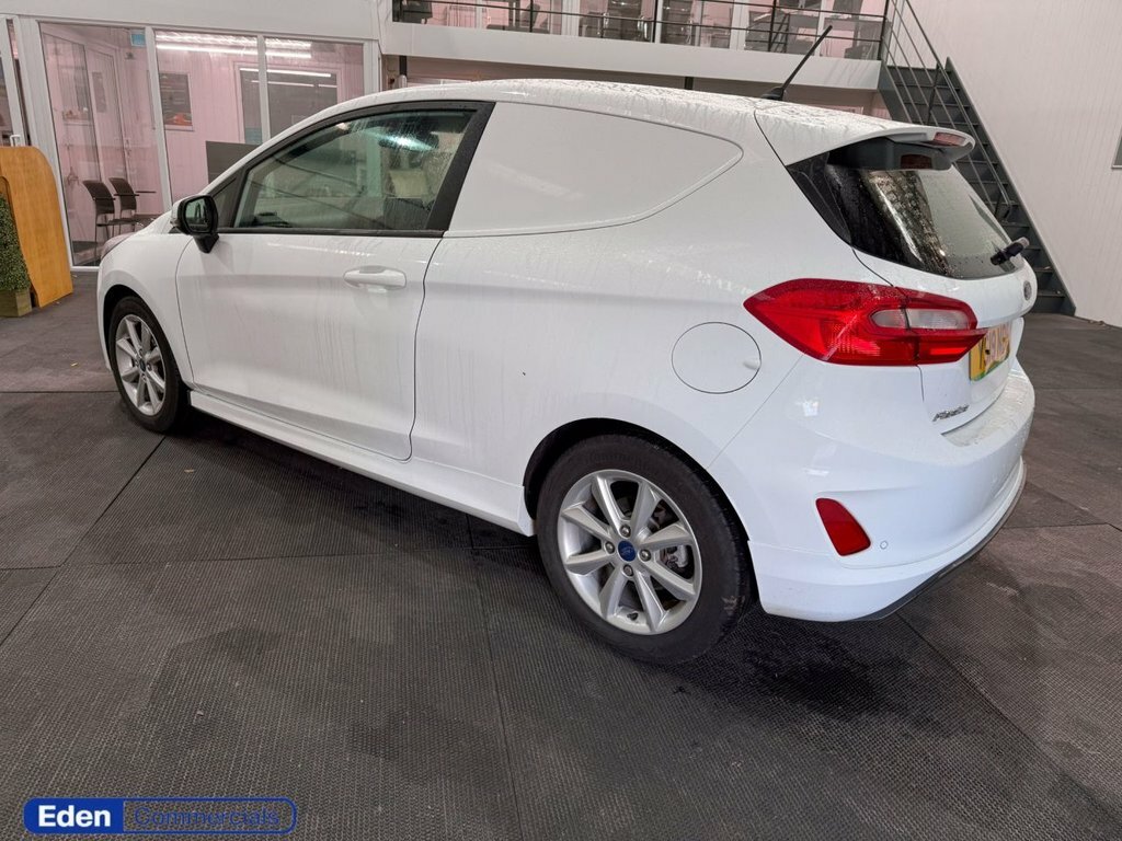Ford Fiesta 1L Sport White #6