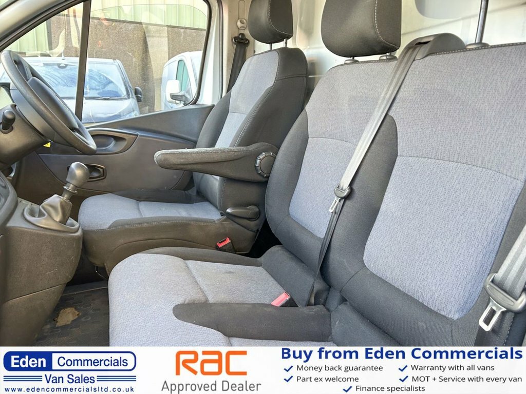 Vauxhall Vivaro Mpv White #3