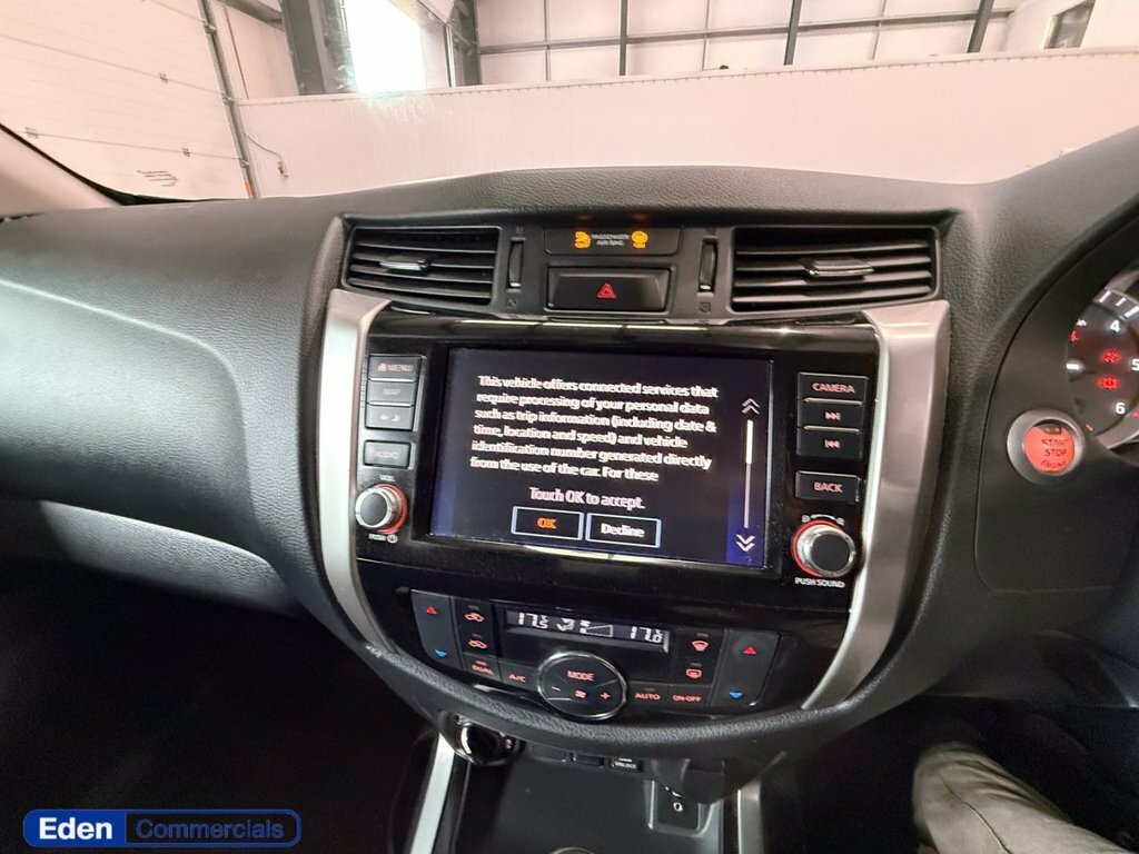 Nissan Navara 2.3 Dci N-connecta Pickup 4Wd Eu Black #36