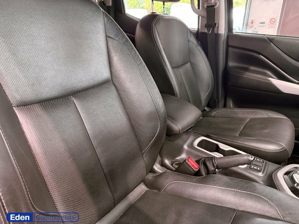 Nissan Navara 2.3 Dci N-connecta Pickup 4Wd Eu Black #26