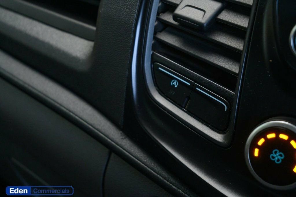 Ford Transit Custom 2L Leader SL72AHE White #4