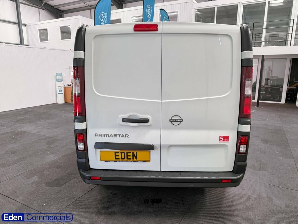 Nissan Primastar 2L Acenta White #6