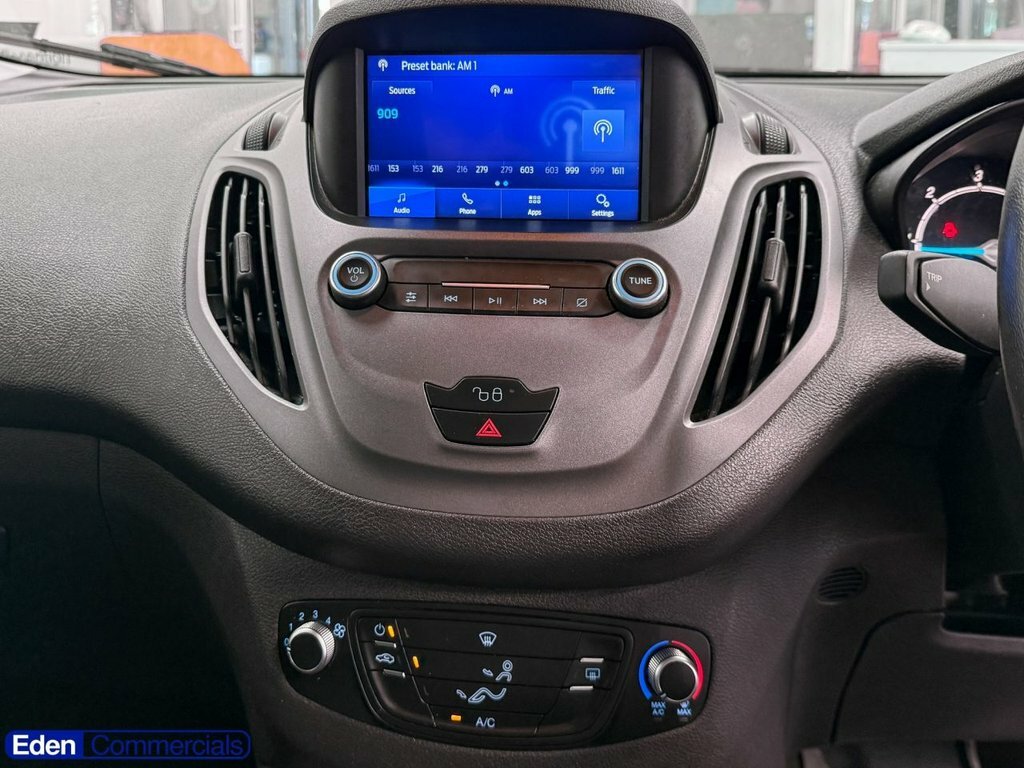 Ford Transit Courier 1.0 Base White #22