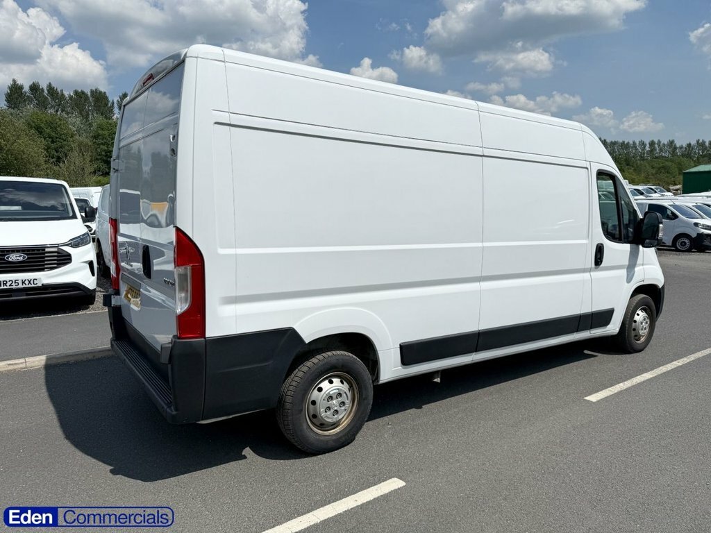 Peugeot Boxer 2.2L Professional Premium White #5