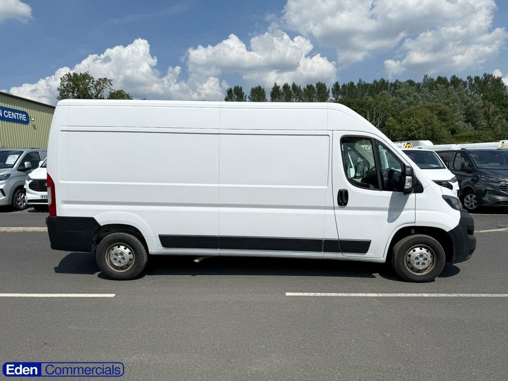 Peugeot Boxer 2.2L Professional Premium White #2