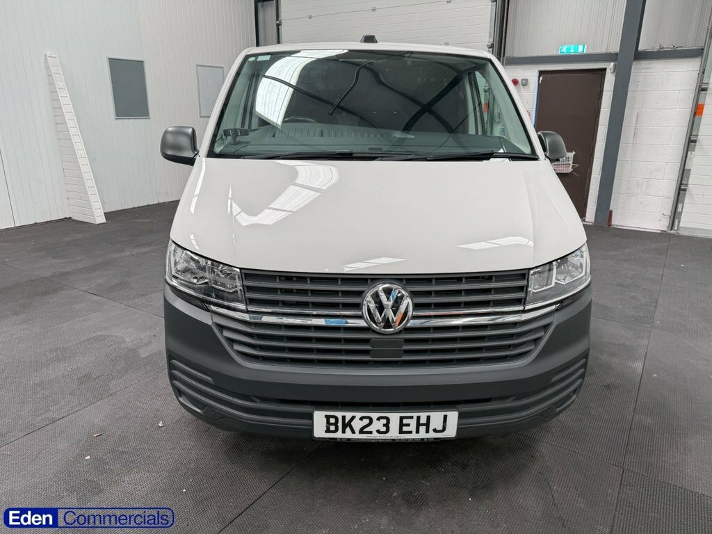 Volkswagen Transporter 2L Startline White #6