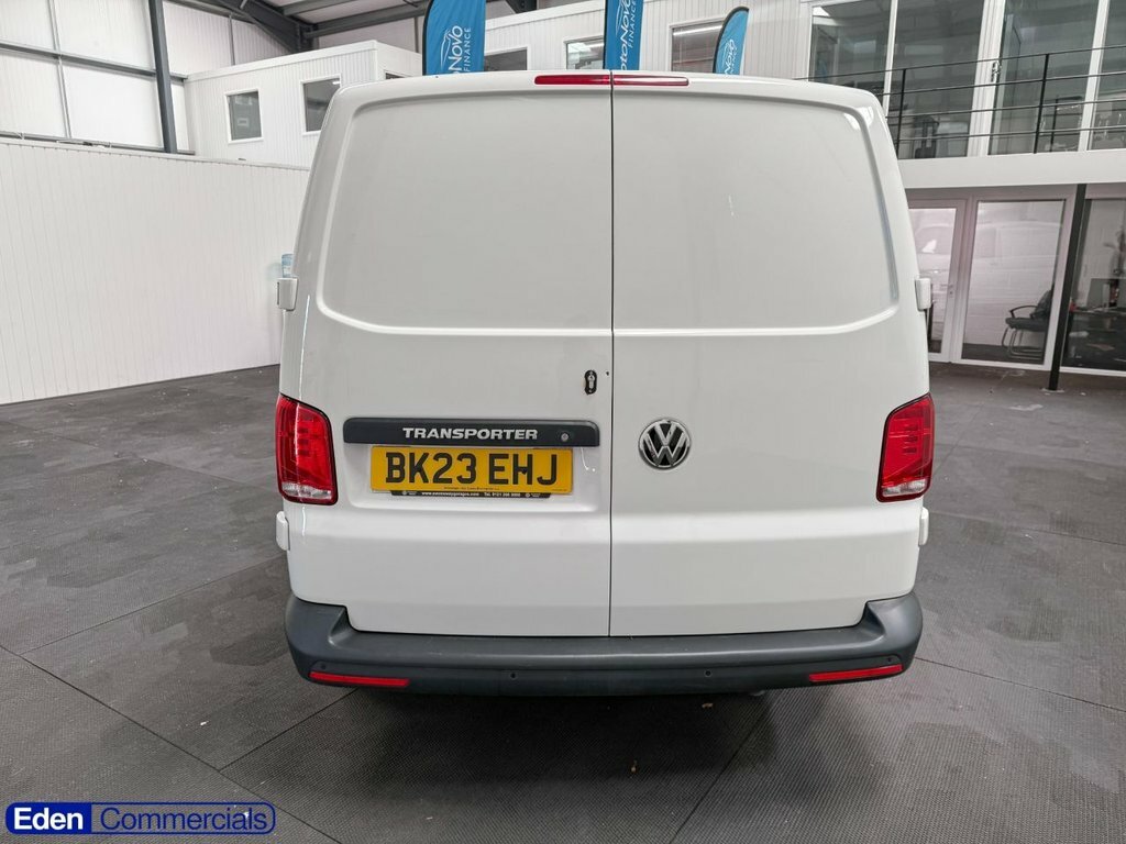 Volkswagen Transporter 2L Startline White #4