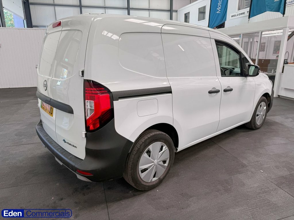 Nissan TOWNSTAR Mpv White #3