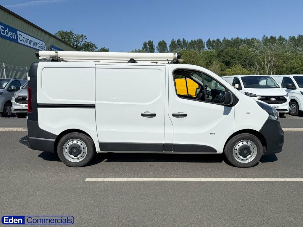 Vauxhall Vivaro Mpv White #2
