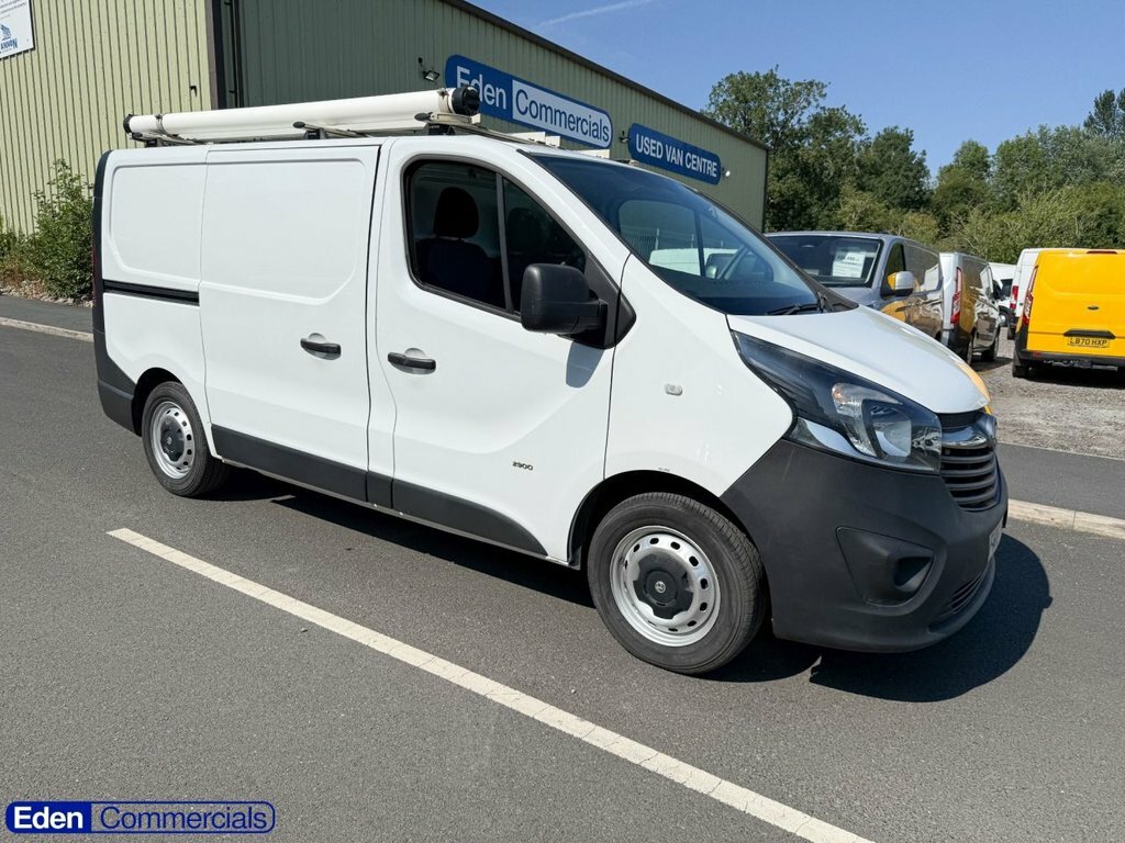Vauxhall Vivaro Mpv White
