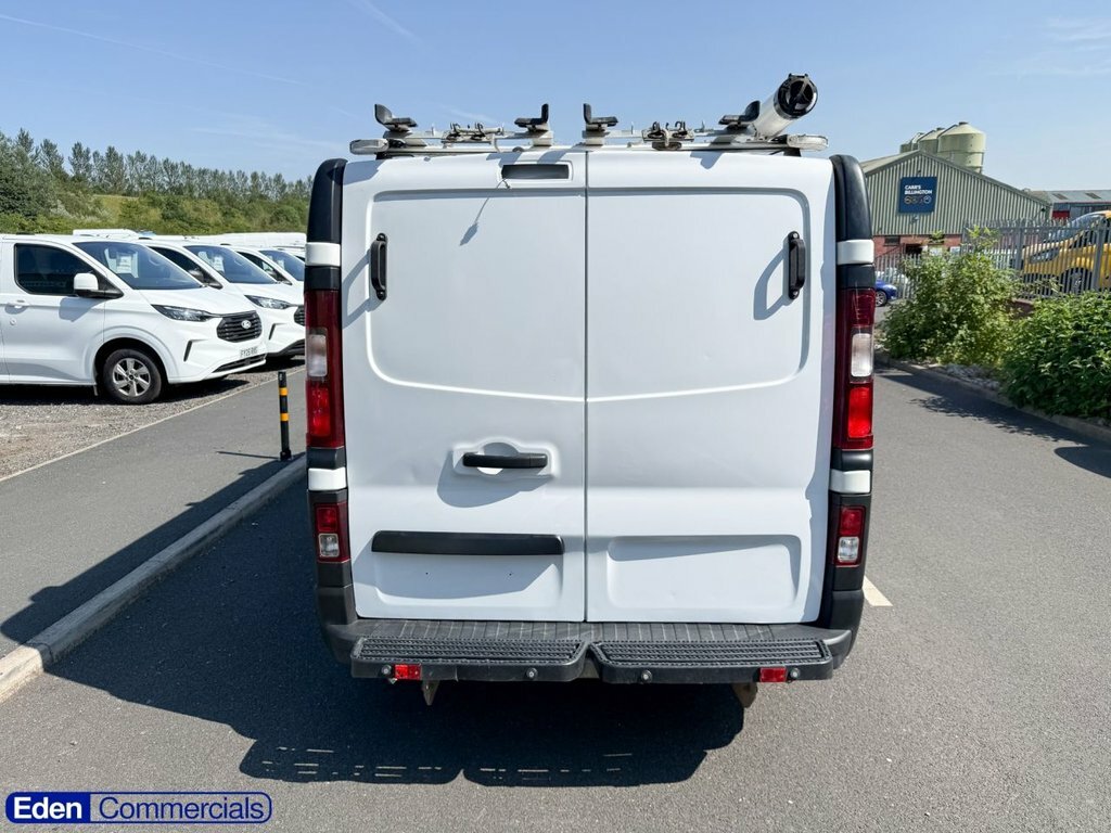 Vauxhall Vivaro Mpv White #6