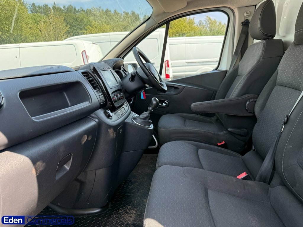 Vauxhall Vivaro White #15