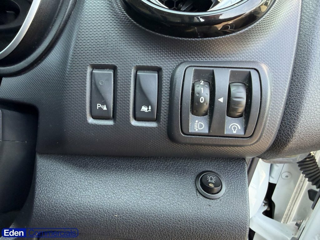 Vauxhall Vivaro White #19