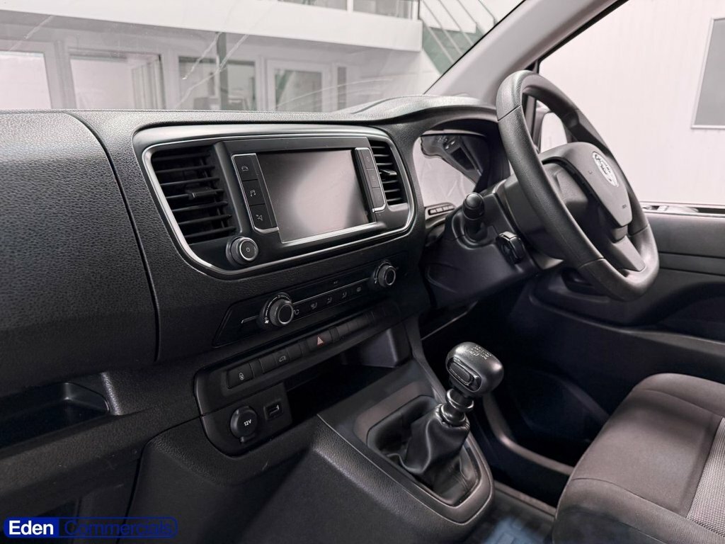 Vauxhall Vivaro 1.5L Pro 6Dr White #3