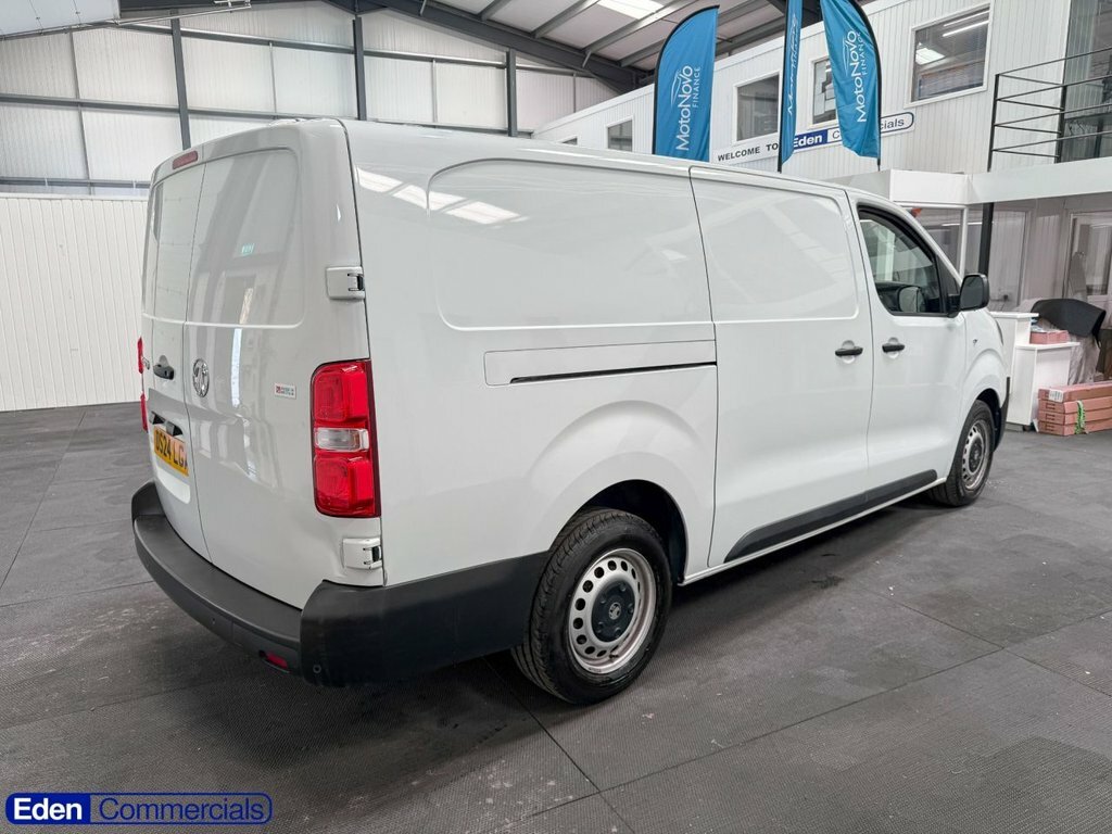 Vauxhall Vivaro 2L Prime 6Dr White #5