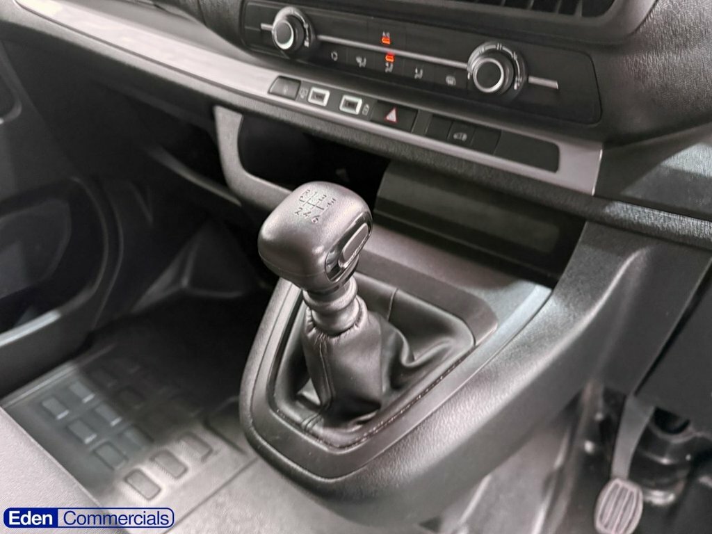 Vauxhall Vivaro Diesel #18