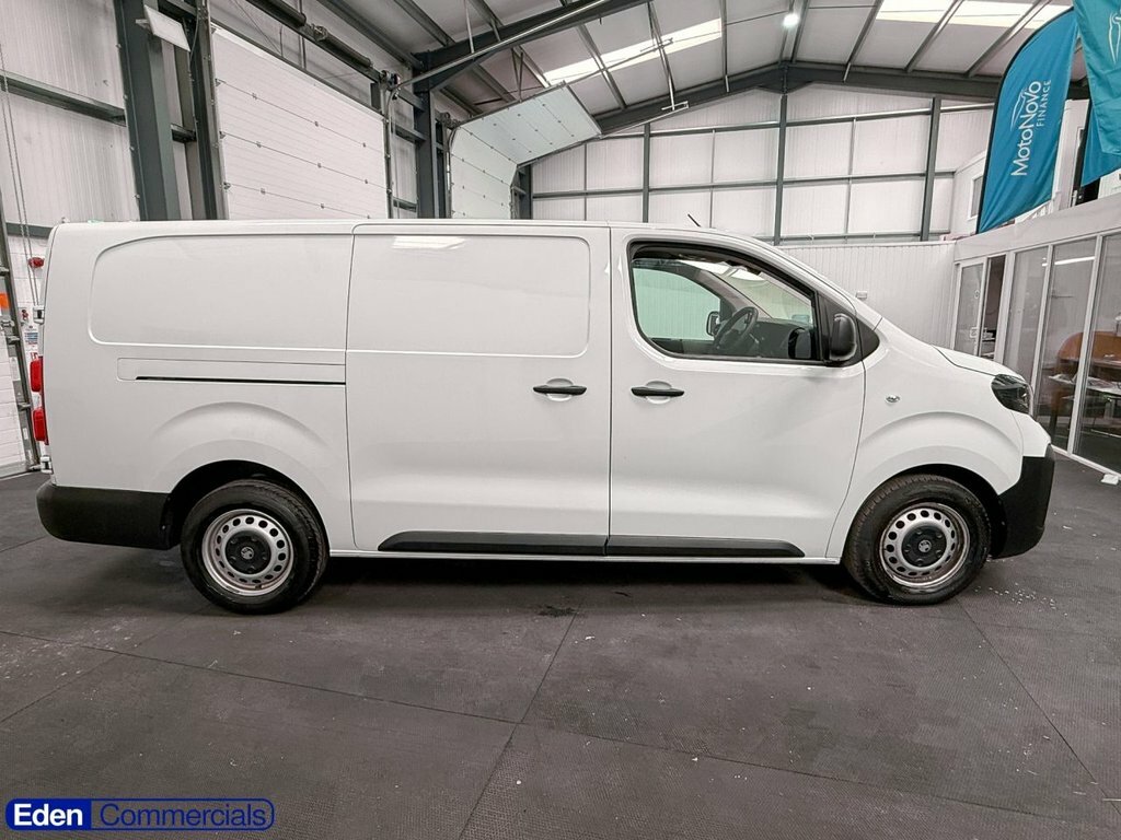 Vauxhall Vivaro 2L Prime 6Dr White #2