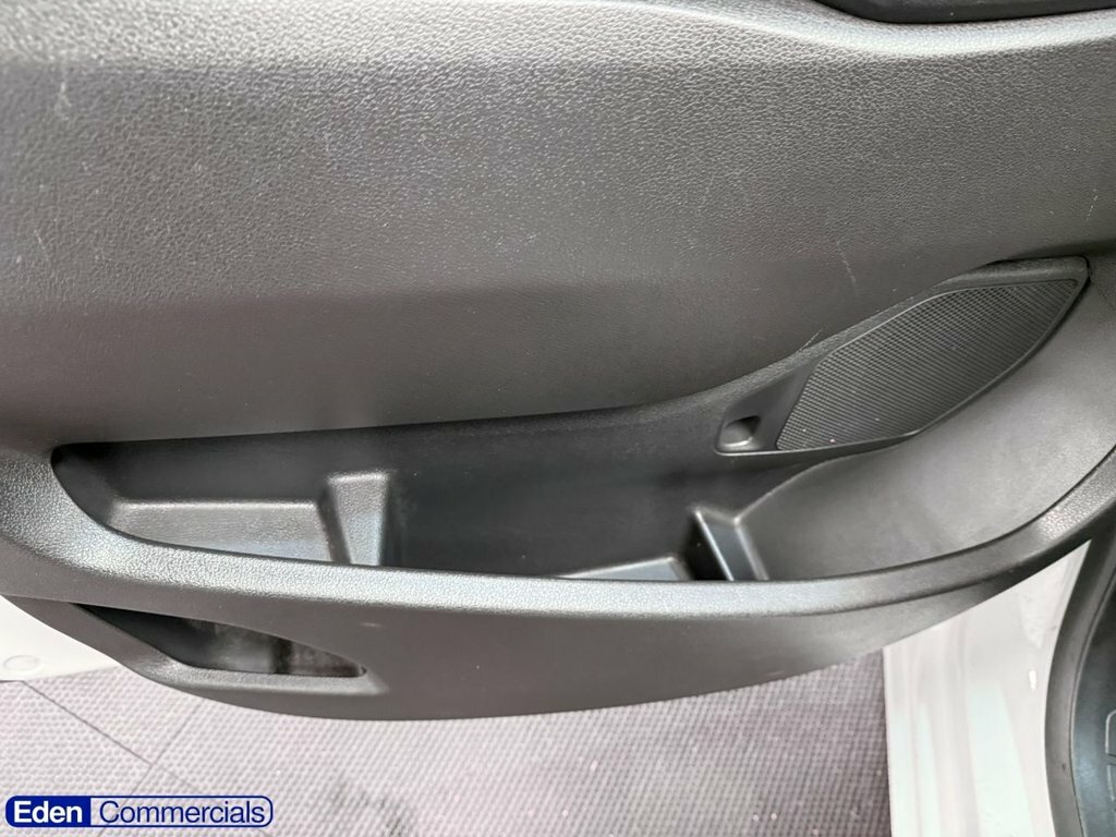 Vauxhall Vivaro Diesel #15