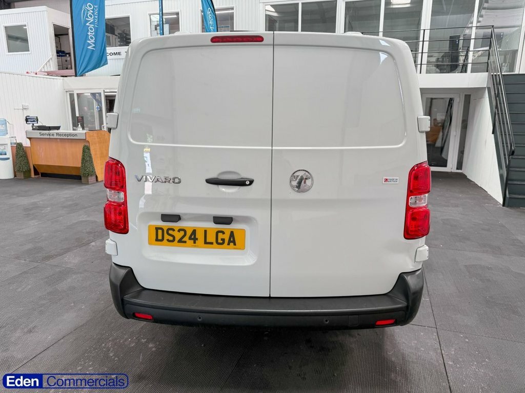Vauxhall Vivaro 2L Prime 6Dr White #4