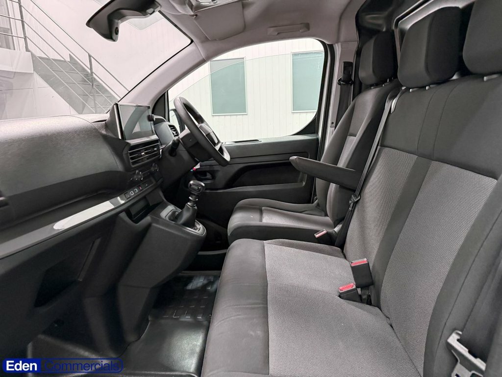 Vauxhall Vivaro Diesel #12